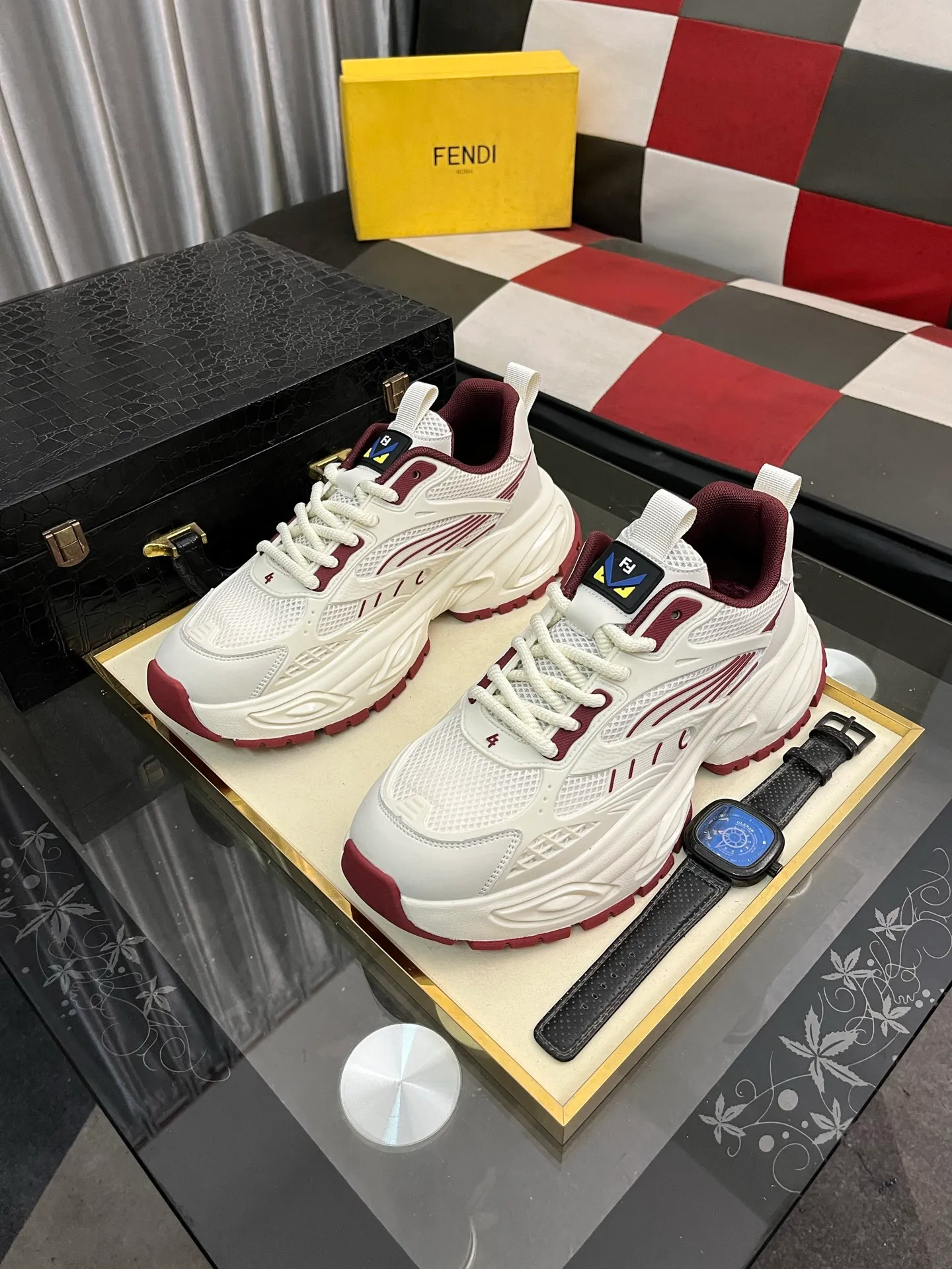 Men's Men's Shoes💰458⌚️⌚️[FENDI] Fendi's classic and comfortable men's, this complex sneaker is made of soft calfskin➕genuine leather lining➕original ultra-light rubber material with rough outsole. This unique light style is suitable for the casual and refined sensibility of this season. It is comfortable and natural on the feet. It is an everyday style for casual travel in autumn and winter! Code number: 38-442️⃣Colors available